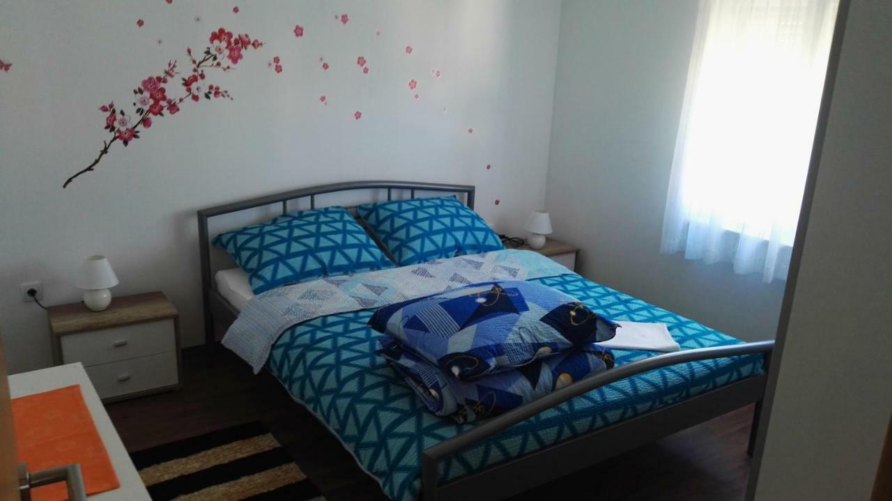 Tomek Apartment วีร์ ภายนอก รูปภาพ