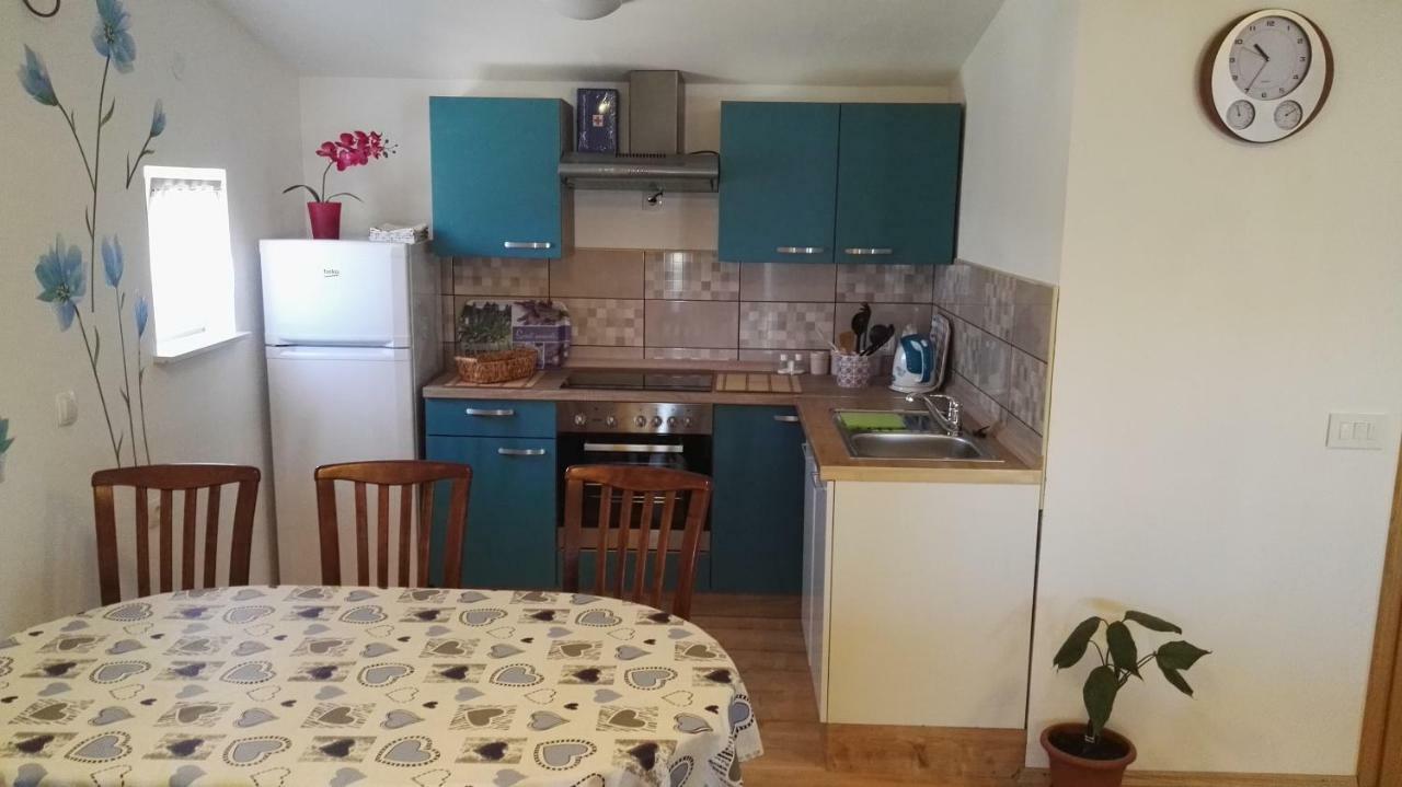 Tomek Apartment วีร์ ภายนอก รูปภาพ