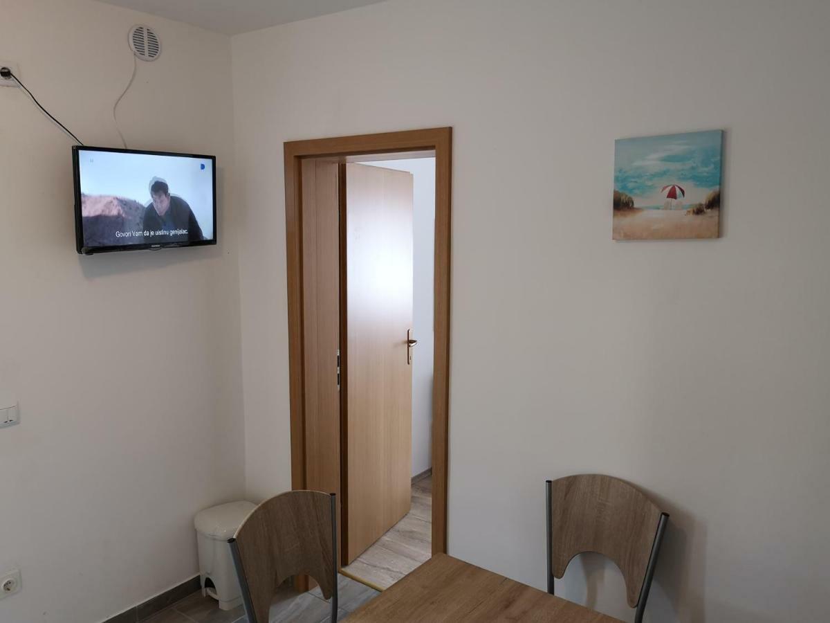 Tomek Apartment วีร์ ภายนอก รูปภาพ