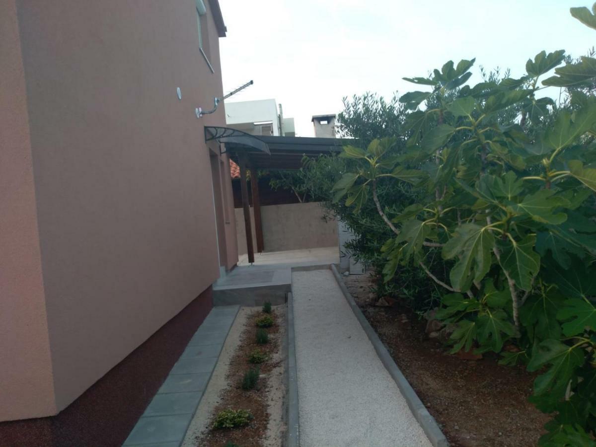 Tomek Apartment วีร์ ภายนอก รูปภาพ