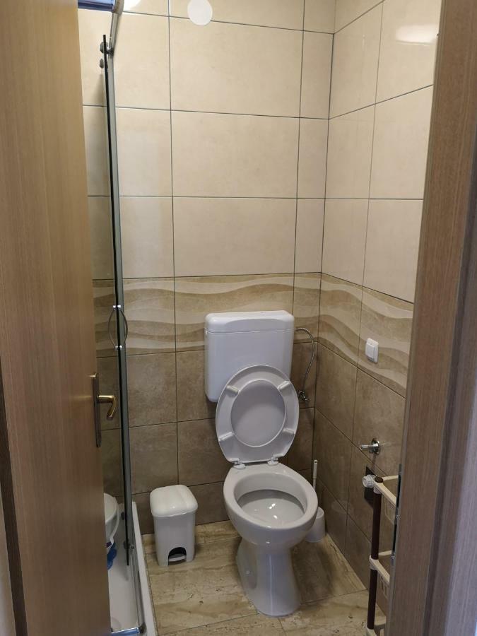 Tomek Apartment วีร์ ภายนอก รูปภาพ