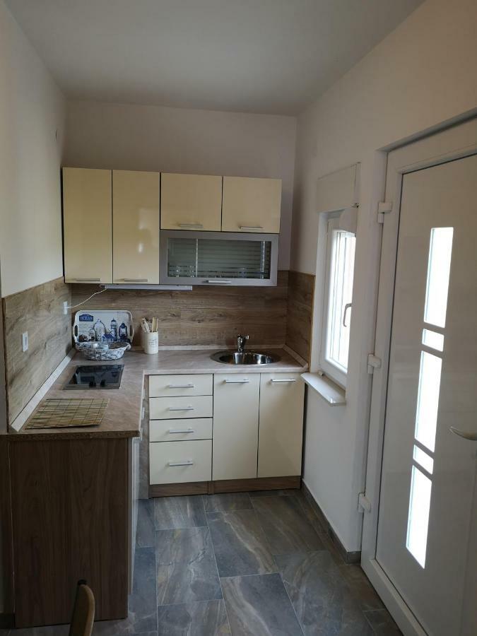 Tomek Apartment วีร์ ภายนอก รูปภาพ
