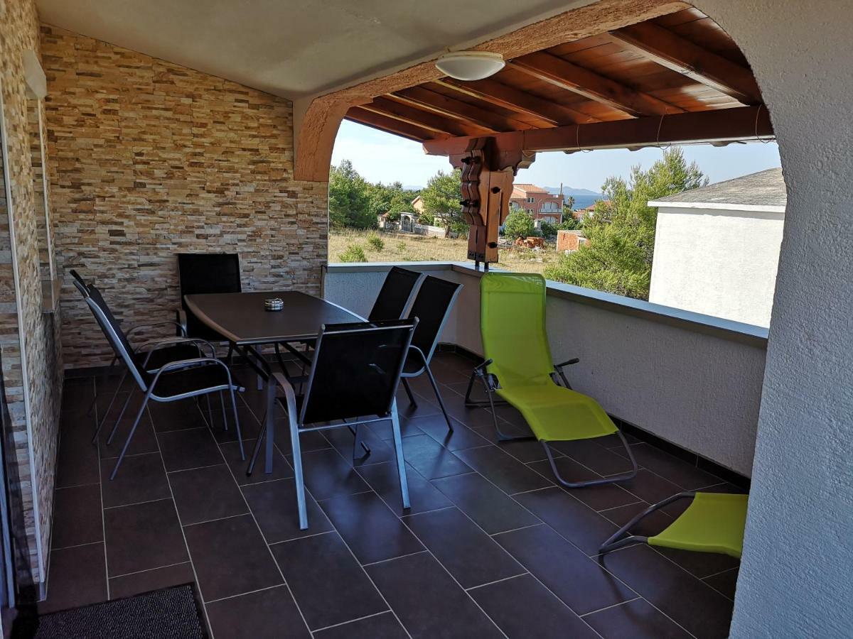 Tomek Apartment วีร์ ภายนอก รูปภาพ